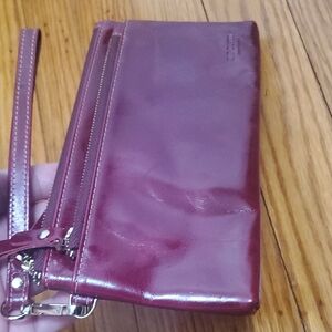 I PONTI FIRENCE GENUINE LEATHER Chic Maroon Wristlet WOMENS